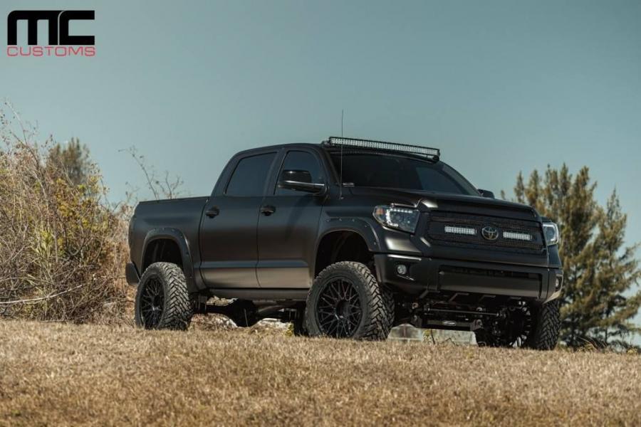  Toyota Tacoma Double Cab by MC Customs 2018 года  (фото 1 из 10)
